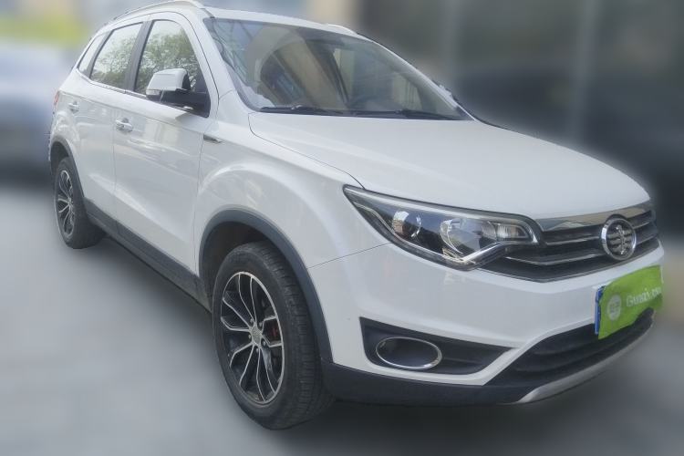 Used FAW Senya R7 2016 1.6L Manual Smart Version Front Right 45 Deg