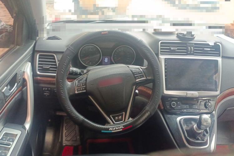 Used Haval H6 2013 Upgraded Model 1.5T Manual Two-Wheel Drive Prestige Version
