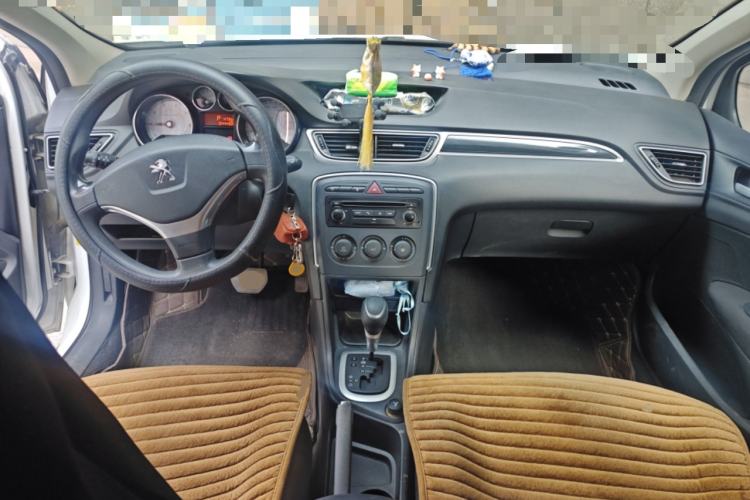 Used Peugeot 308 2014 Enjoy Edition Classic 1.6L Automatic Premium Model Center Console