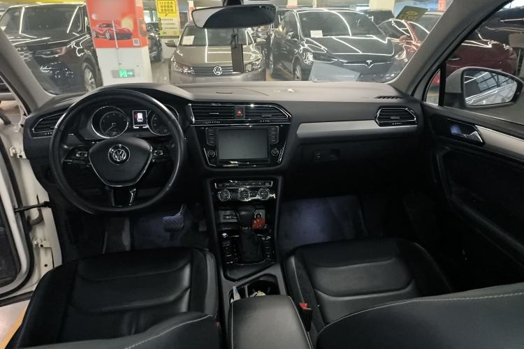 Used Volkswagen Tiguan L 2017 330TSI Automatic Two-Wheel Drive Luxury Edition