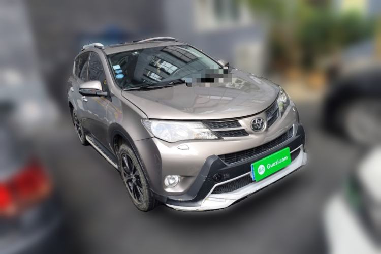 Used Toyota RAV4 2015 2.5L Automatic 4x4 Elite Edition Front Right 45 Deg