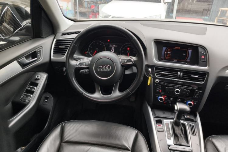 Used Audi Q5 2013 40 TFSI Technology Edition Steering Wheel