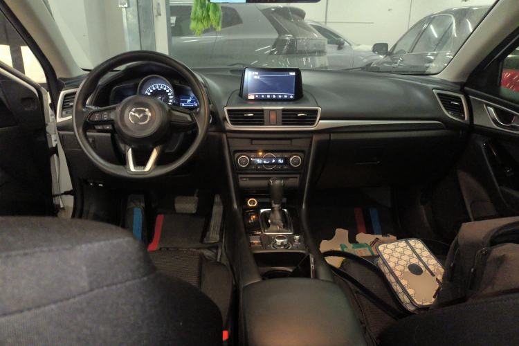 Used Mazda 3 Axela 2017 Hatchback 1.5L Automatic Luxury Model Emission Standard China V Center Console