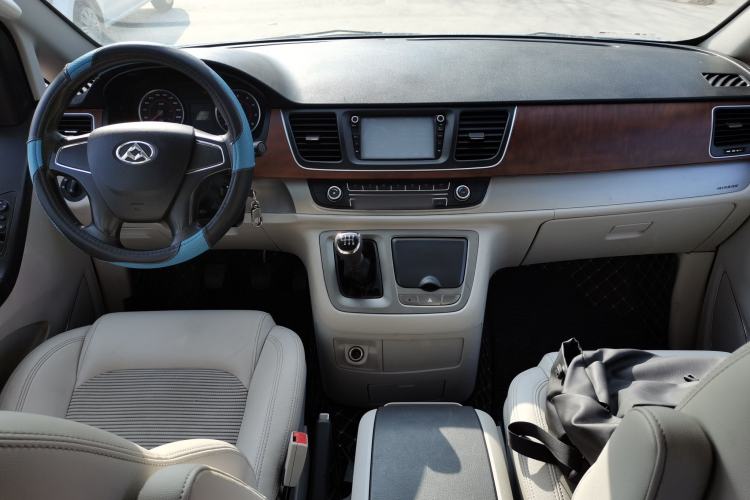 Used SAIC MAXUS G10 2016 2.0T Manual Elite Edition Center Console