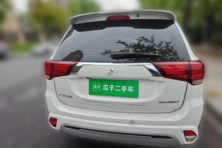 Used Mitsubishi Outlander 2021 Revised Version 2.0L Two-Wheel Drive Comfort Edition 5 Seats Rear