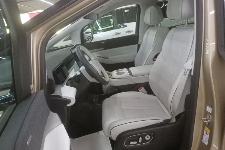 Used XPeng X9 2024 640 All-Wheel Drive High-Performance Max