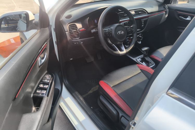 Used Kia KX Cross 2017 1.4L AT GLS Driver Seat