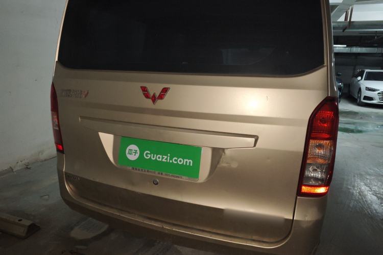 Used Wuling Rongguang V 2016 1.2L Standard Version
