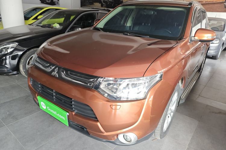 Used Mitsubishi Outlander 2013 2.4L 4x4 Luxury Navigation Edition 5 Seats