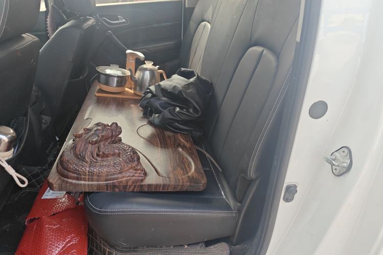 Used JMC Yuhu 7 2020 2.0T Diesel Manual Two-Wheel Drive Comfort Edition Short Wheelbase China VI Standard JX4D20A6L Left Rear Seat