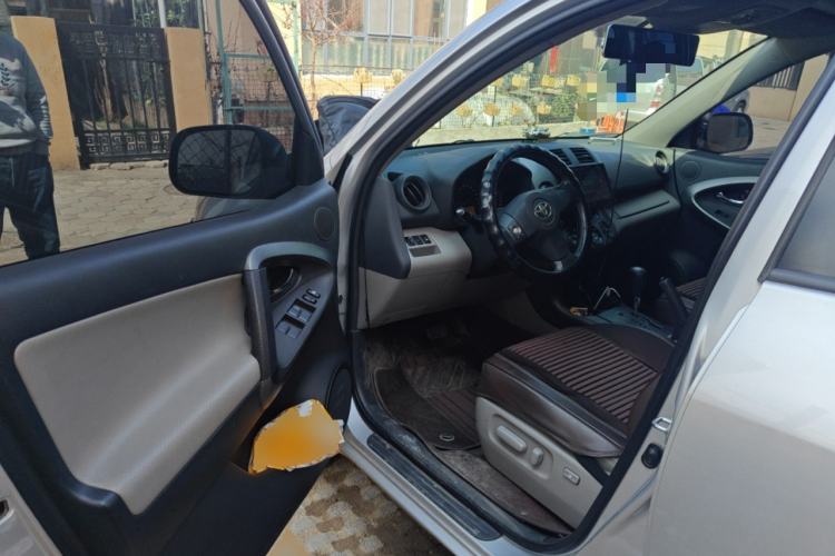 Used Toyota RAV4 2009 2.4L Automatic Luxury Edition