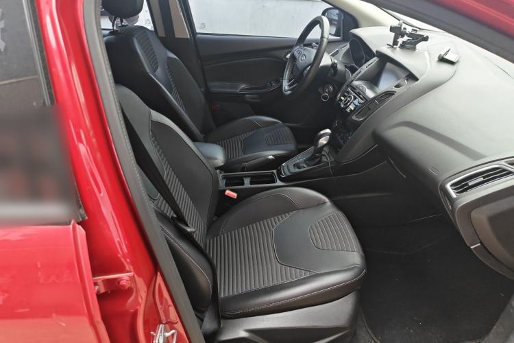 Used Ford Focus 2017 Hatchback 1.6L Automatic Fashion Edition Smart Drive Version
