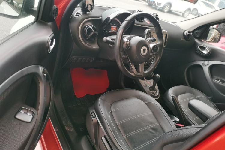 Used smart forfour 2016 0.9T 66 kW Pioneer Edition