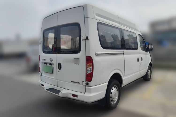 Used SAIC MAXUS Xintu V80 2018 2.5T 6-Speed Manual Aoyuntong Short Wheelbase Mid-Height 5-6 Seater