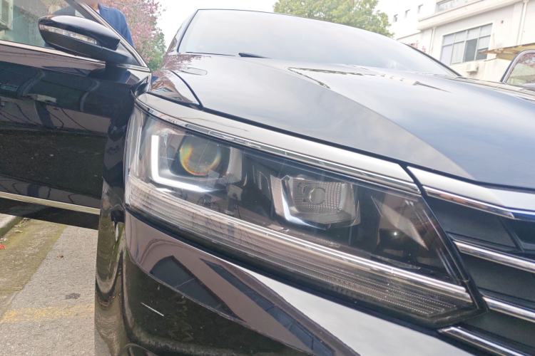 Used Volkswagen Passat 2017 280TSI DSG Luxury Edition
