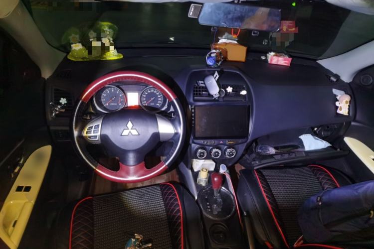 Used Mitsubishi ASX 2013 2.0L CVT Two-Wheel Drive Elite Edition Center Console