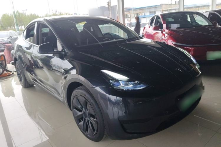 Used Tesla Model Y 2024 Rear-Wheel-Drive Version Front Right 45 Deg