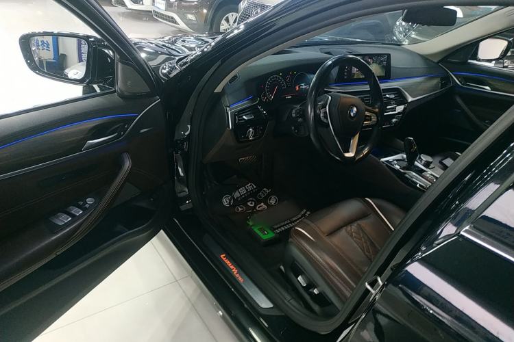 Used BMW 5 Series 2019 Facelifted 530Li Luxury Edition Premium Package
