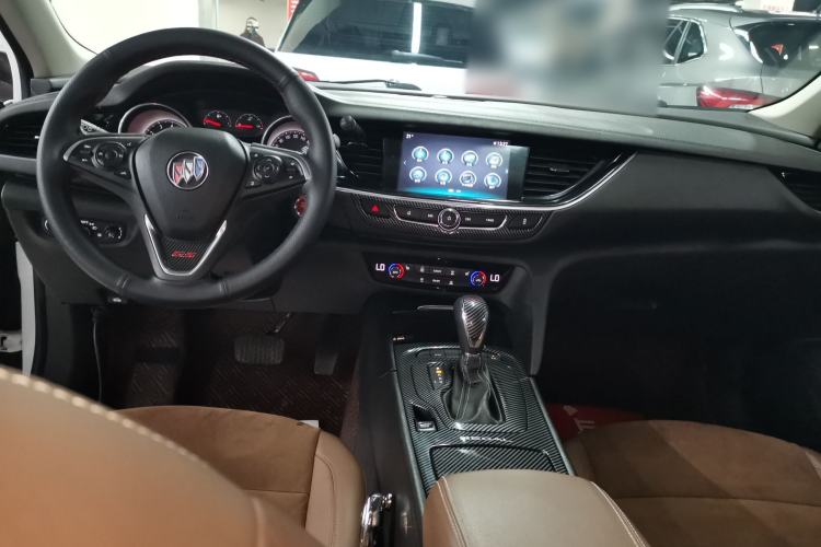 Used Buick Regal 2019 20T Elite Version China VI Standard Center Console