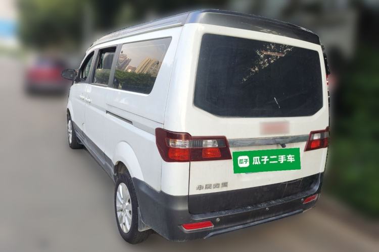 Used Jinbei Gold Hiace M Classic 2022 1.5L Travel Lion Passenger Van 6 Seats
