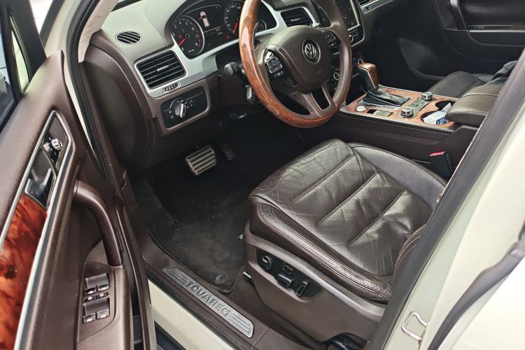 Used Volkswagen Touareg 2011 3.0 TSI Comfort Version