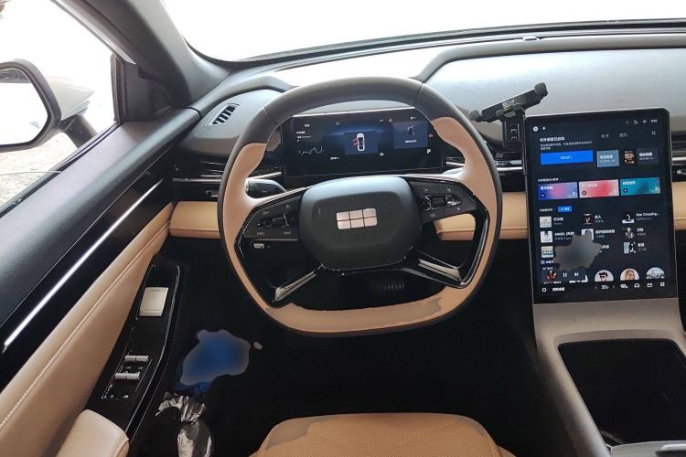 Used Geely Galaxy L6 2024 125km PLUS Dragon Edition
