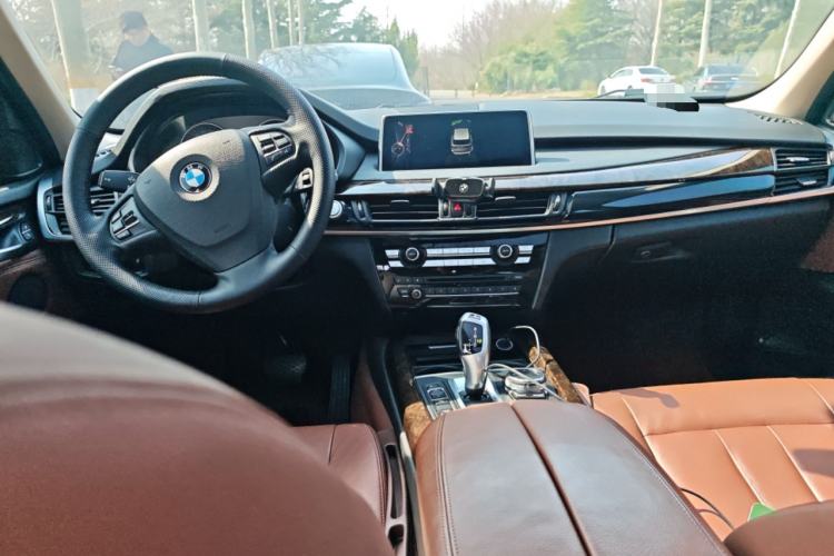 Used BMW X5 2015 xDrive28i
