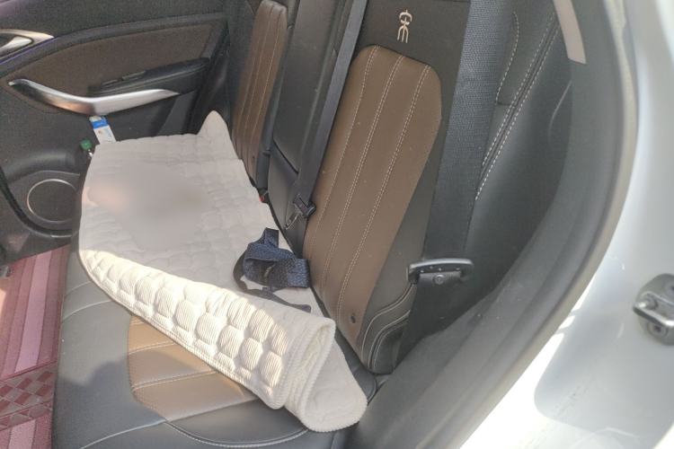 Used BYD Song New Energy 2017 Song DM 1.5TID All-Wheel Drive Prestige Model Left Rear Seat