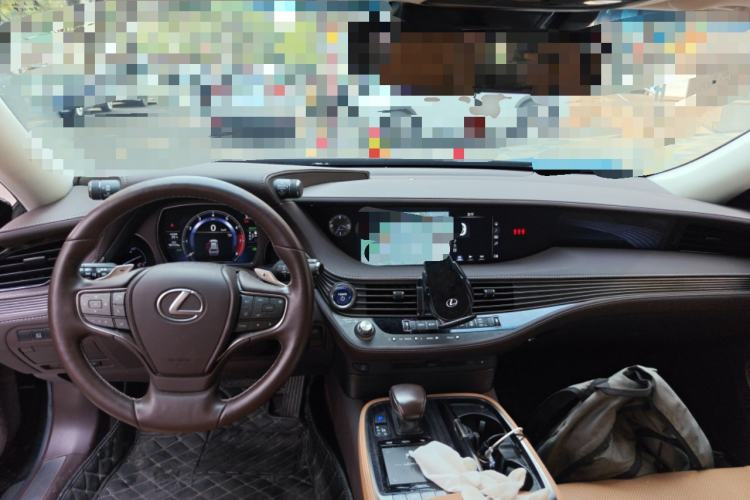 Used Lexus LS 2018 500h Excellence Edition China VI standard