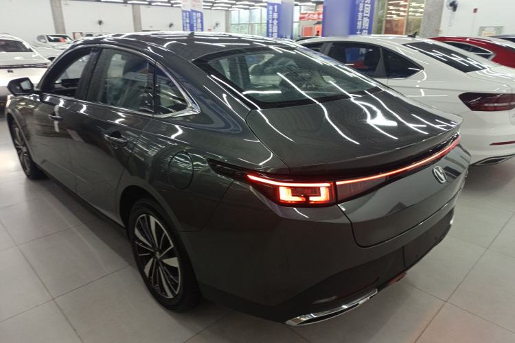 Used CHANGAN Eado PHEV 2025 Smart New Blue Whale 145KM Battleship Edition