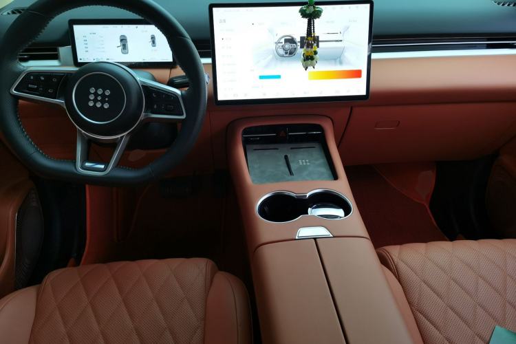 Used Landian E5 PLUS 2026 Model 165km Long-Range First-Adoption Version Ultra 5-seater
