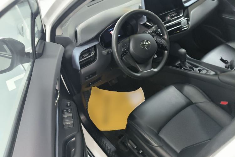 Used Toyota IZOA 2023 2.0L Enjoy Edition Driver Seat