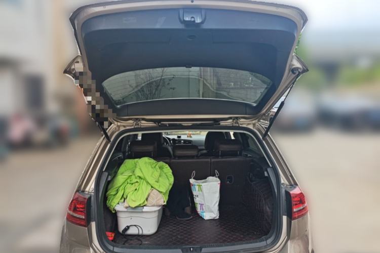 Used Volkswagen Golf 2017 230TSI Automatic Comfort Edition – Celebrating Milestone of One Million Units Trunk