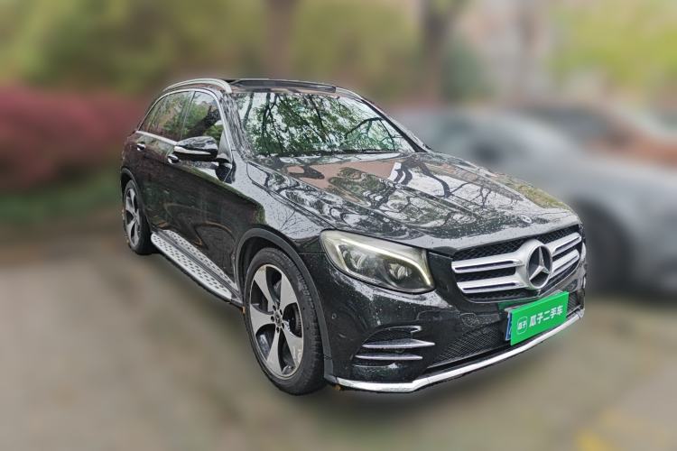 Used Mercedes-Benz GLC 2018 GLC 300 4MATIC Sport Edition Front Right 45 Deg