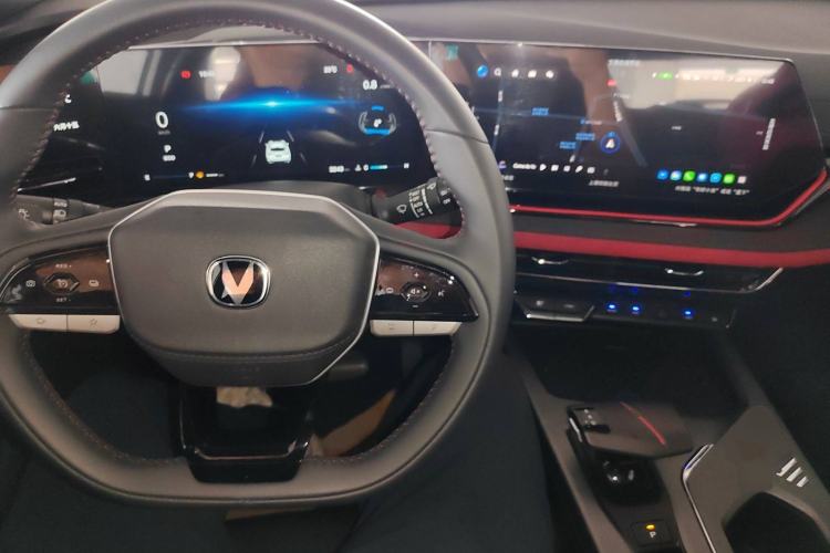 Used Changan X5 PLUS 2024 1.5T DCT ZhiZun Version
