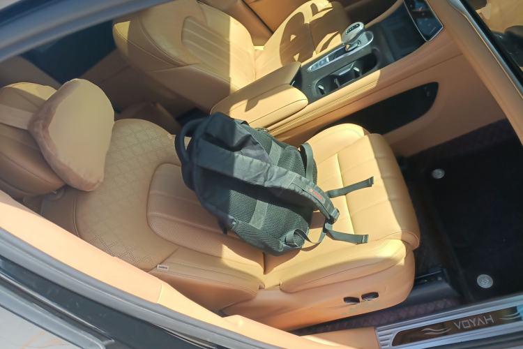 Used VOYAH Dream 2024 PHEV Extended-Range Premium Edition Right Front Seat