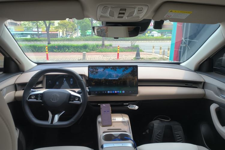 Used MG ES5 2025 525max Rear-Drive Intelligent Driving Version Center Console