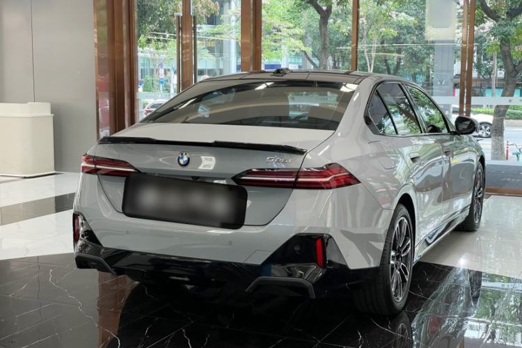 Used BMW 5 Series 2024 525i M Sport Package Exterior 5