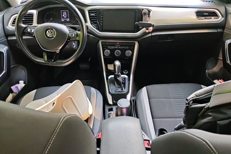 Used Volkswagen T-ROC 2018 230TSI DSG Two-Wheel Drive Advanced Version China V Standard Center Console