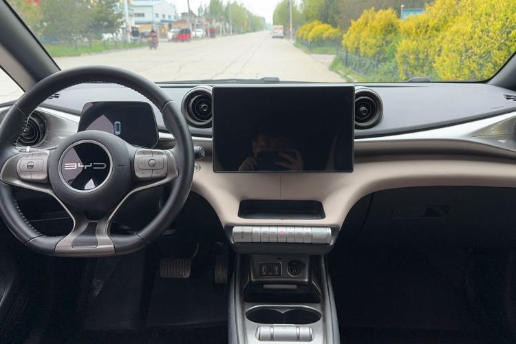 Used BYD Dolphin 2023 420 km Free Version Center Console