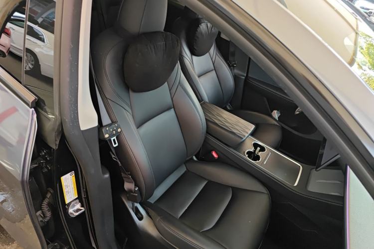 Used Tesla Model Y 2023 Rear-Wheel-Drive Version Right Front Seat