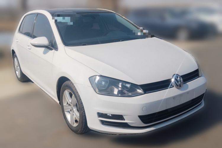 Used Volkswagen Golf 2015 1.4TSI Automatic Luxury Model Front Right 45 Deg