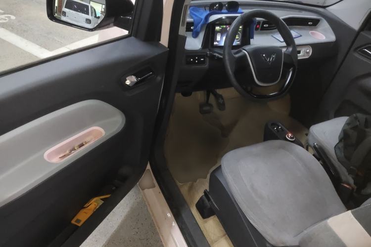 Used Wuling Hongguang MINIEV 2021 Macaron Fashion Edition Lithium-Ion Battery Driver Seat