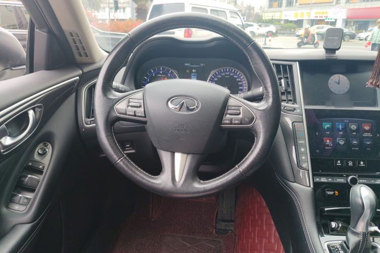 Used Infiniti Q50L 2016 2.0T Comfort Edition
