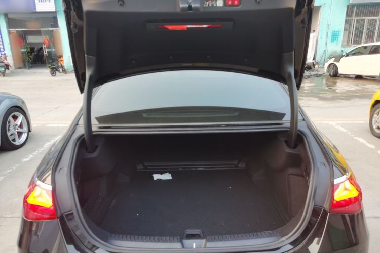 Used Mercedes-Benz E-Class 2024 Facelift E 300 L Fashion Sport Edition
