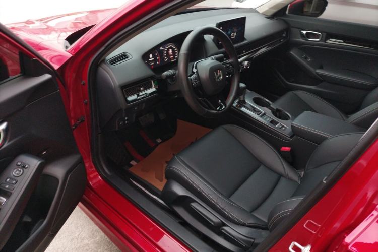 Used Honda Civic 2023 240TURBO CVT Dynamic · Center Stage Special Edition