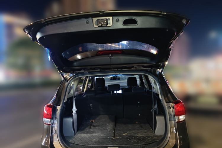 Used Kia Carens 2013 2.0L 7-Seater Automatic Standard Version China IV Standard Trunk