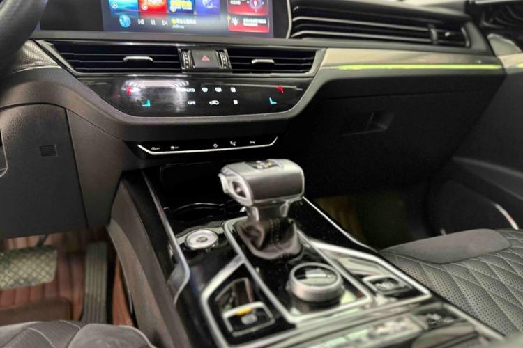 Used Hongqi HS5 2022 2.0T Smart Connect Flagship All-Wheel-Drive Version Interior 3