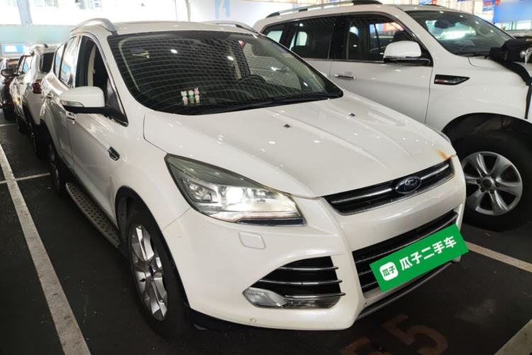 Used Ford Kuga 2013 2.0L GTDi Four-Wheel-Drive Sport Model Front Right 45 Deg