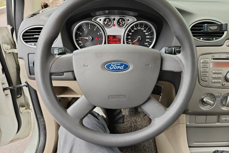 Used Ford Focus 2013 Sedan Classic 1.8L Manual Base Model Steering Wheel